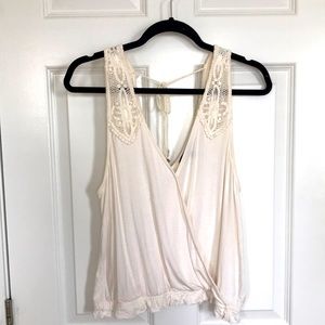 🌻Boho tank with crochet straps & tie back detail